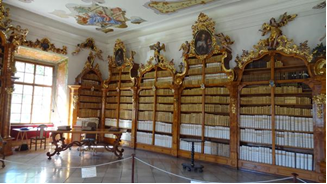 klášterní knihvna 2